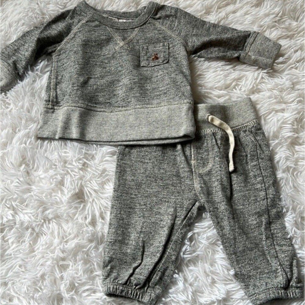 Baby gap set top and bottom bundle 6-12 months